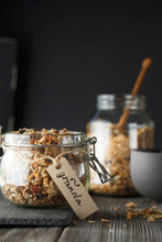 Easy homemade granola bar recipes with nuts and seeds