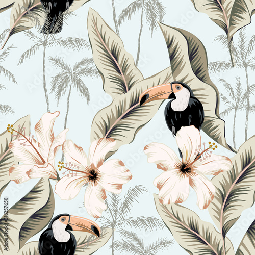 Dekoracja na wymiar  tukany-biale-kwiaty-hibiskusa-liscie-bananowca-palmy-jasnoniebieskie-tlo-wektor-kwiatowy