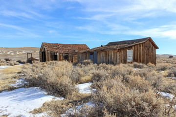 abandoned houses in California's Sierra mountains