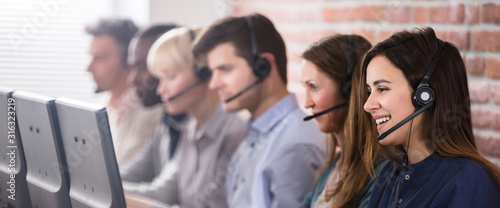 Cuadros en Lienzo Female Customer Services Agent In Call Center