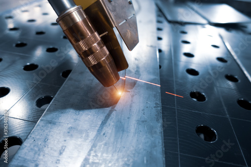 Arc welding robot. Example of working with a laser pointer