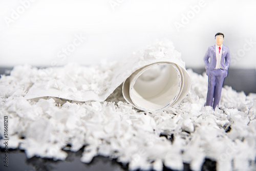 small people figures