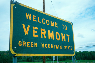 Wall Mural - Welcome to Vermont Sign