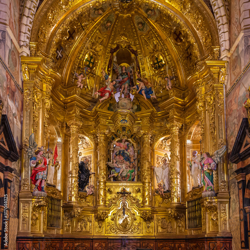 Cuadros en Lienzo View of the baroque altarpiece of the main altar of the Cistercian monastery chu