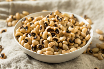 Raw Organic Black Eyed Peas