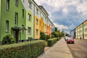 Canvas Print - schönebeck, deutschland - straße mit sozialem wohnungsbau