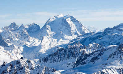  Courchevel Saulire aiguille owocowy czarny skłonu zmierzchu góry śnieżny krajobraz Francja Alpes