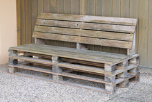Recycled Wood Palet Make Sit Bench On Home Garden