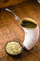 Tereré ou tererê is a typical South American drink made with the infusion of yerba mate in cold water. Of Guarani origin, it can be consumed with lemon, mint, among others. typical drink of Brazil.