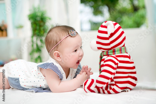 Bebe Fille Metisse 6 Mois Franco Chinois Stock Photo Adobe Stock Bebe Fille Metisse 6 Mois Franco Chinois Stock Photo Adobe Stock