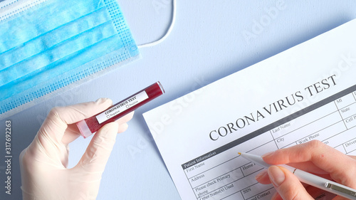 Cuadros en Lienzo Coronavirus blood test concept