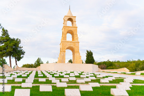 Cuadros en Lienzo This martyrdom was built in the memory of 57th Regiment giving thousands of martyrs and injured in the Canakkale Wars