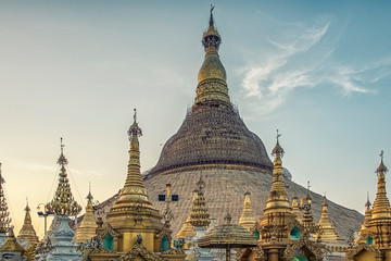 Canvas Print - Shwedagon Pagoda in Yangon, Myanmar