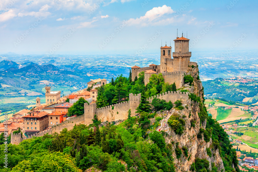 Obraz na płótnie Rocca della Guaita, the most ancient fortress of San Marino, Italy. w salonie