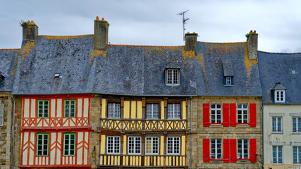 Canvas Print - Maisons anciennes  de Tréguier, Côtes-d'Armor, Bretagne, France