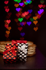 Wall Mural - Regalos día de los enamorados fondo bokeh y corazón de mimbre