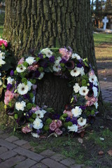 Canvas Print - Sympathy wreath in white and purple