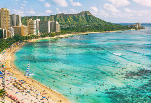 Fotografía Hawaii waikiki beach in Honolulu city, aerial view of Diamond Head famous landmark travel destination