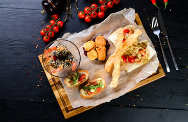 Canvas Print - beer snacks served in the restaurant