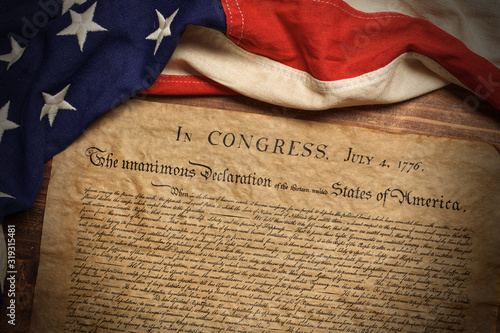 Fotografía United States Declaration of Independence with a vintage American flag