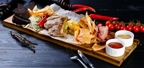 Canvas Print - beer snacks served in the restaurant