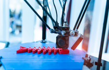 Automatic Three Dimensional 3D Printer Machine Printing Plastic Model Of Fish Skeleton