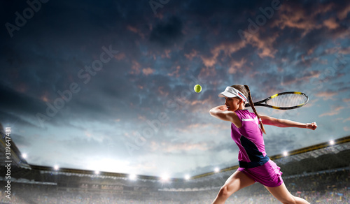 Fototapety Tenis  duzy-tenisista-rozne-srodki-przekazu