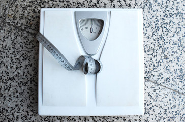 A Personal Scale and a Body Measuring Ruler 3