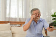 © Wosunan - An elderly man who has to look after himself without children and grandchildren to attention.