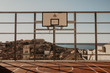 Basketballplatz am Meer