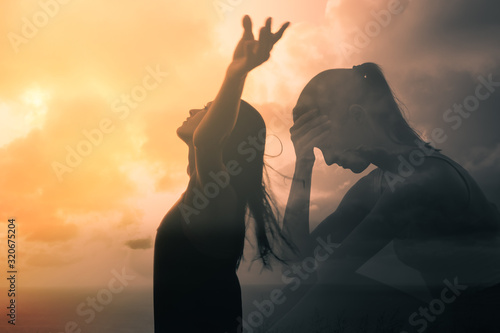 Cuadros en Lienzo Sad woman becomes happy and free