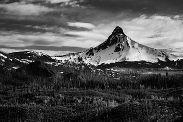 Canvas Print - Mountains and Clouds - Central Oregon - Mt Washington