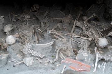 Ercolano Herculaneum fugitives skeletons on the beach