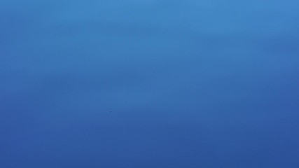 Aufkleber - Drop of water, Detailed pictures of water droplets after falling into the blue lake.