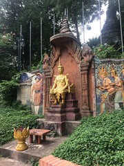 gold statue of buddha in cambodia 