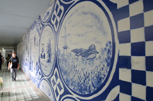 Delft, The Netherlands, August 2019. The Famous Blue And White Ceramics: Here A Mural Takes Up This Symbolic Theme Of The City.