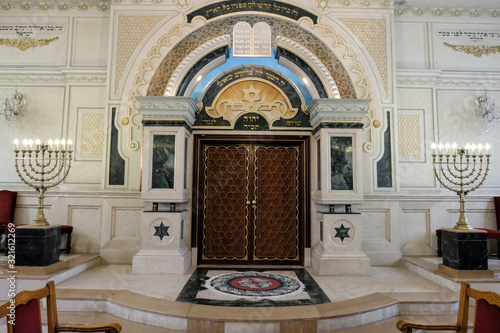 Fotografía Art interior in Moroccan synagogue of Casablanca.