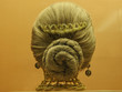 © gurb101088 - Cabello rubio recogido en moño visto por detrás