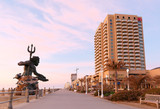 Fototapeta  - The King Neptune Statue at Virginia Beach Before Sunrise. 