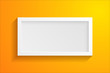 © Romain TALON - Vue de face d'un cadre rectangle moderne vide en 3D sur fond jaune