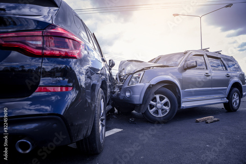 Cuadros en Lienzo Car crash dangerous accident on the road.