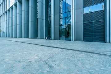 modern office building outdoors in the downtown