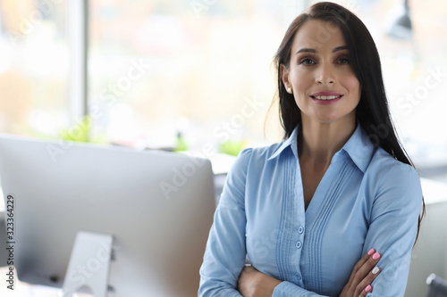 Cuadros en Lienzo Beautiful confident woman ceo, office employee