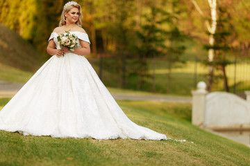 Autumn bride by the lake