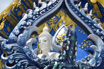 Wall Mural - Wat rong suea ten Changrai Thailand