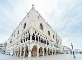 Fototapete - Historical architecture - Doge's Palace in Venice, Italy