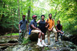 © R. Dione Foto/Creative Flame - Group of friends on outdoor trail
