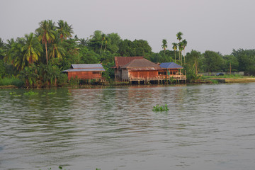 Poster - house on the lake