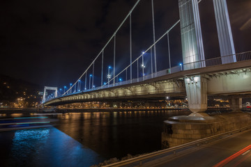 Wall Mural - Elisabeth Bridge illuminated at night in Budapest, Hungary.