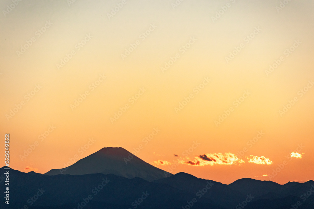 夕焼けの富士山のシルエット Stock Gamesageddon 夕焼けの富士山のシルエット Stock Gamesageddon